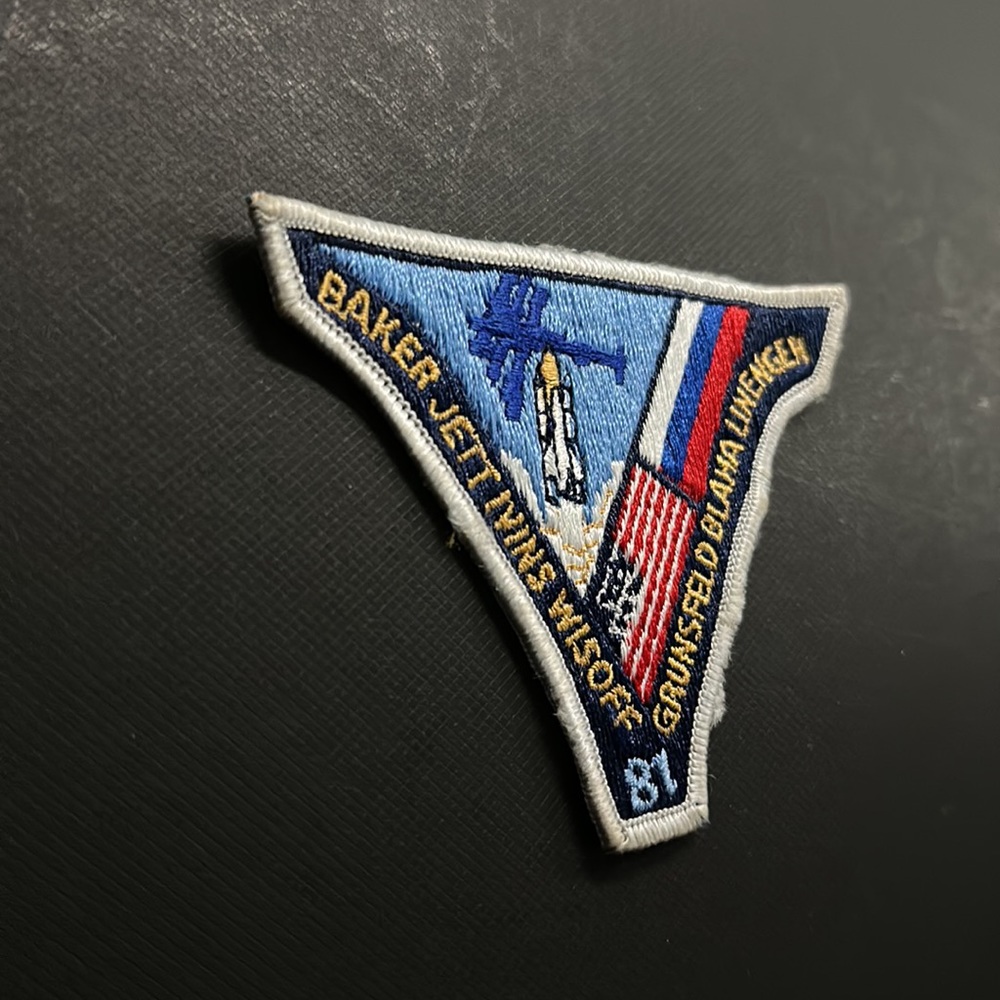 Vintage 80’s NASA Space Travel Triangle Patch USA Satellite Voyage Retro Fashion - Picture 2 of 4